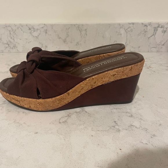 Donald J Pliner Size 9.5 brown wedge sandal - Picture 1 of 4